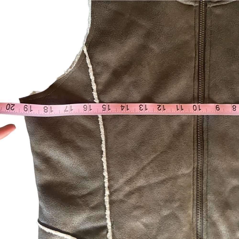 WOOLY Bully Sherpa Lined Faux Suede Vest Olive Green Medium - Picture 9 of 10